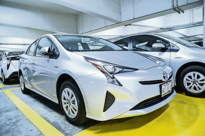 Toyota se suma a renovación de taxis en Ciudad de México