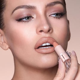 Estudio revela que el labial perfecto debe lucir igual que tus pezones