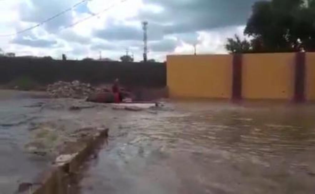 ​Intensifican búsqueda de hombre arrastrado por arroyo en Nogales