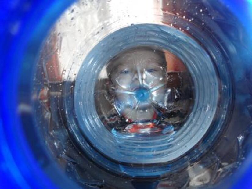 Casas sustentables con botellas de PET para damnificados