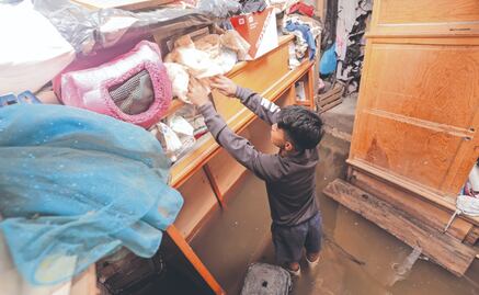 Lluvia les echa a perder negocio en Chalco; mexiquenses amanecieron entre lodo y basura  