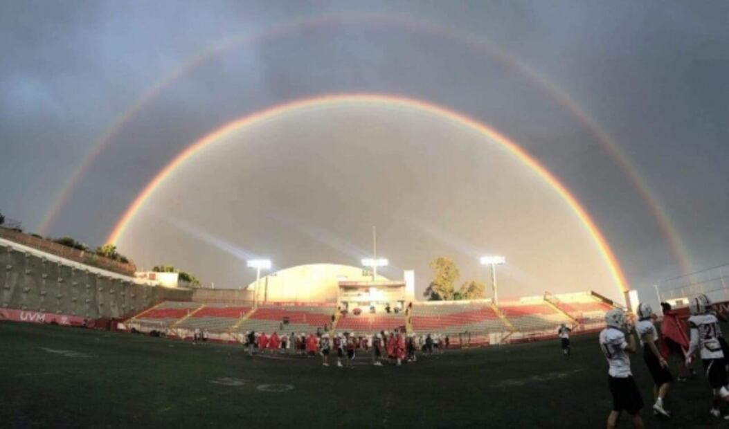 Tras lluvia, aparece doble arcoíris en la CDMX