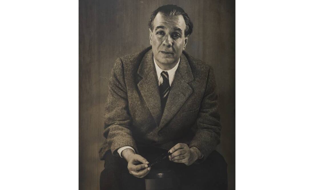 Imagen de la fotógrafa alemana Grete Stern del escritor Jorge Luis Borges.