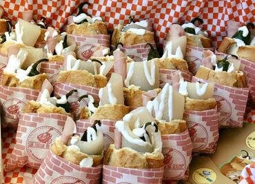 Tortas de albañil, una tradición en cada tienda de Aguascalientes