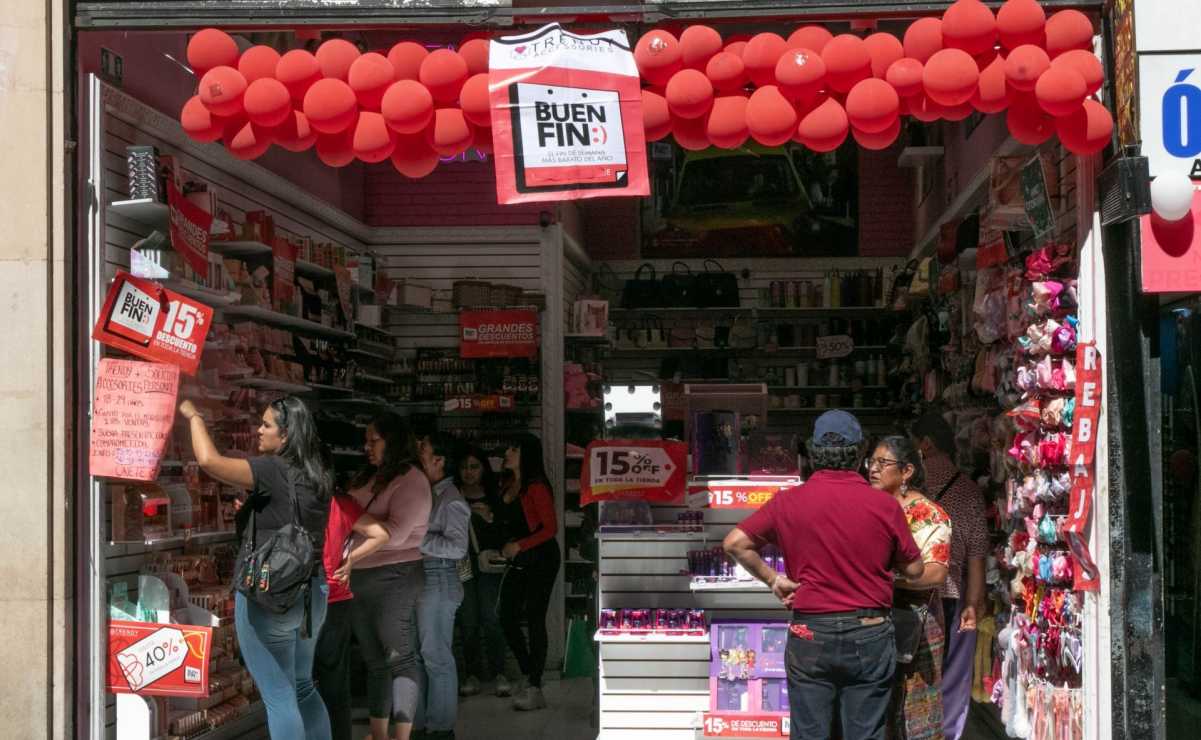 Capitalinos aprovechan el último día del Buen Fin, que lanzó ofertas del 20 al 70% en los precios regulares. Foto: Cuartoscuro/Archivo