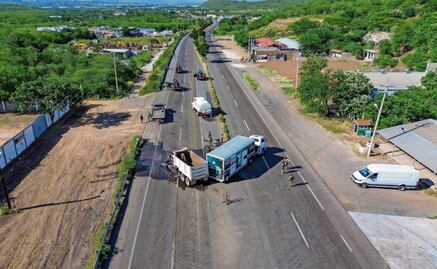 Violencia en Sinaloa sigue imparable; realizan narcobloqueos y arrojan ponchallantas en carreteras de Culiacán