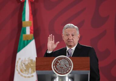 AMLO pide ver caso de embajador acusado de robo de libro “en su justa dimensión”