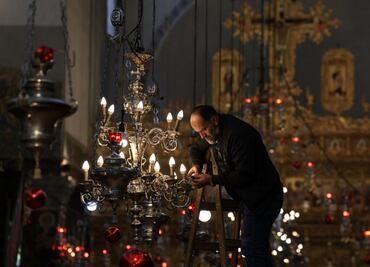 FOTOS: Así celebran alrededor del mundo la magia de la Nochebuena y Navidad; brillan luces y corazones