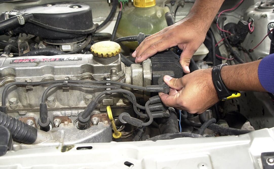 La afinación ayuda a consumir menos gasolina (Foto: archivo El Universal y El Gráfico)