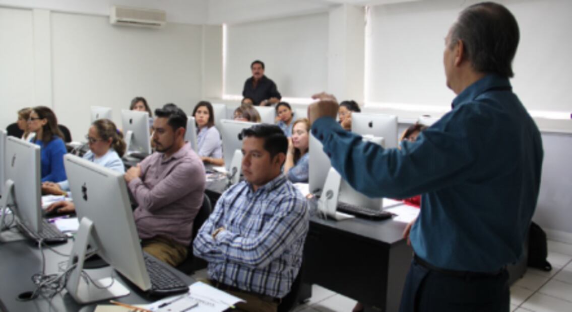 Enseñan a sordos a leer y escribir