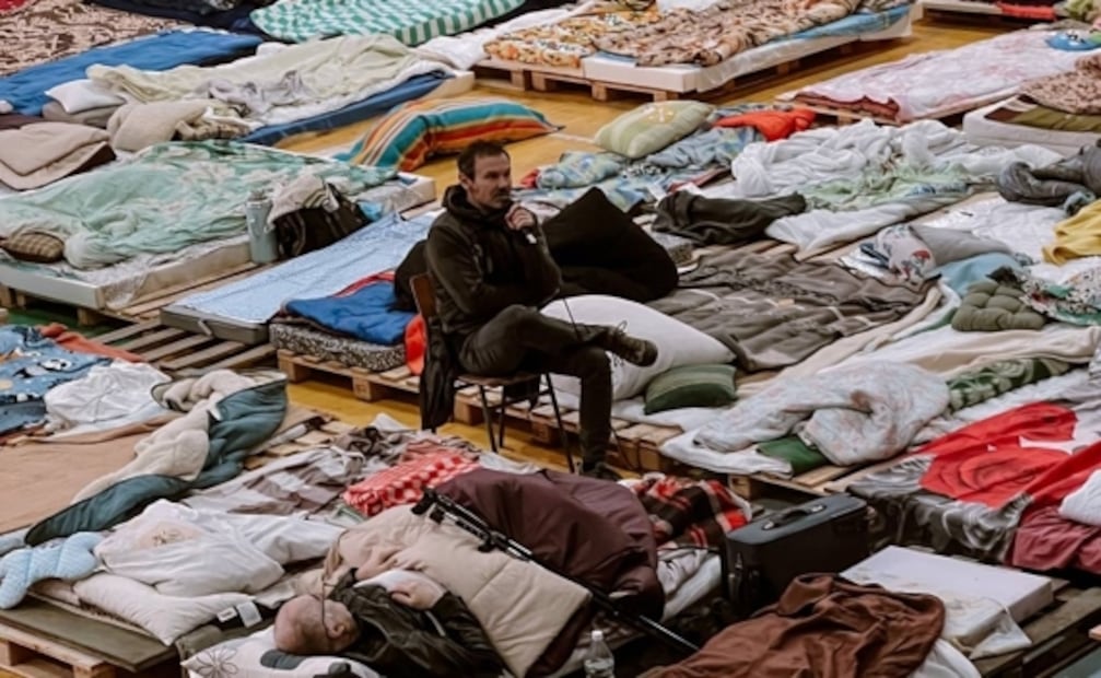 Músico ucraniano cambia la música por las armas y se une al ejército en la guerra contra Rusia