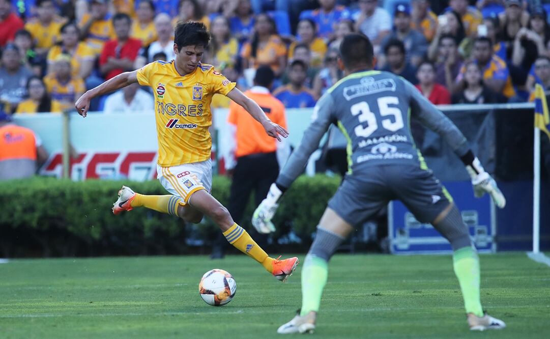 Jurgen Damm se reencuentra con su habilidad de mandar centros - FOTO: Imago7