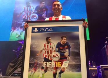 Marco Fabián, junto a Messi en el FIFA 2016