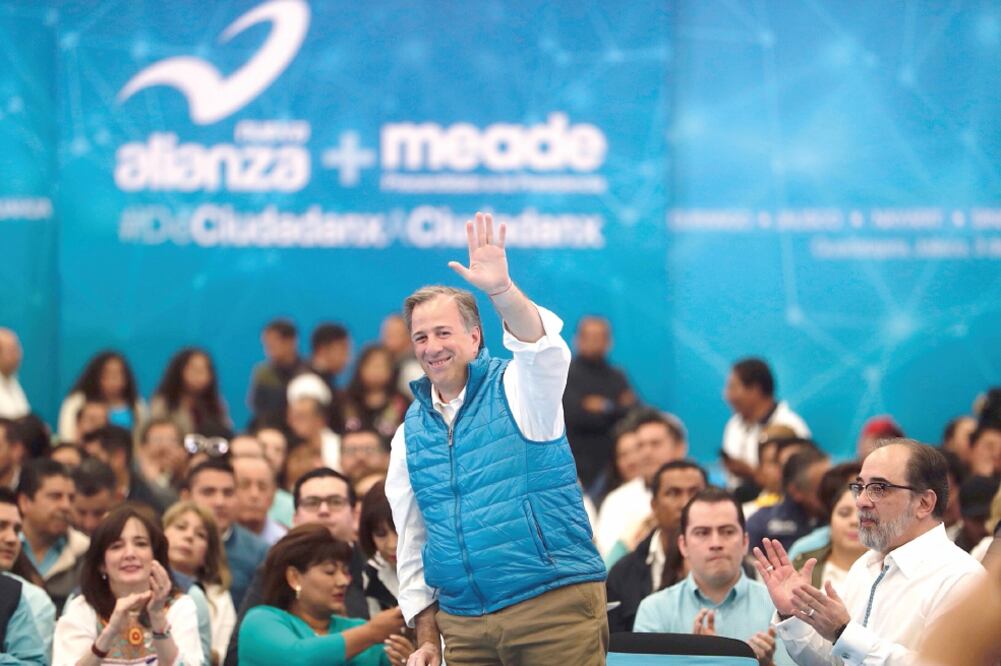 El precandidato de Todos por México (PRI-PVEM-Panal), José Antonio Meade, en un foro sobre la educación advirtió que los planes de estudios deben cambiarse. Foto: LUIS CORTÉS. EL UNIVERSAL