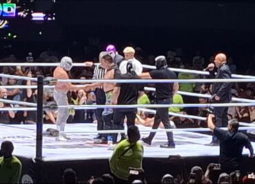 Misterioso Jr. pierde la máscara ante el Hijo del Santo en su Gira de Despedida