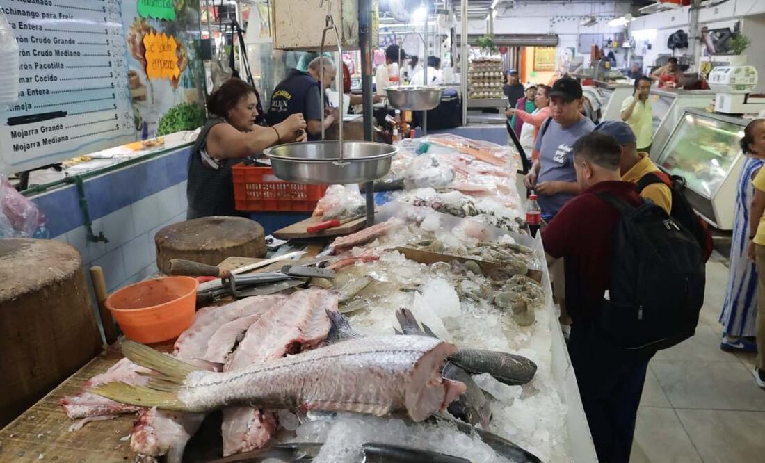 Suspenden 10 establecimientos en CDMX por vender mariscos en mal estado (16/04/2025). Foto: Fernanda Rojas / EL UNIVERSAL