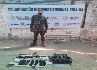 En hechos distintos, hallan artefactos explosivos en un vehículo robado y detienen a sujeto con armas y cartuchos en Sinaloa