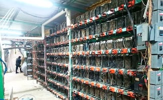 Aseguran presunto centro de minería de criptomonedas en Puebla; investigan posible lavado de recursos