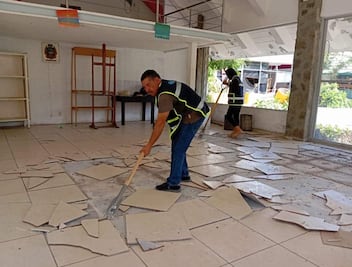 Con retiro de escombros inician reparaciones del Centro Cultural Acapulco