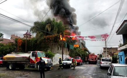 Mueren dos niños en incendio de casa en Tonalá; estaban solos