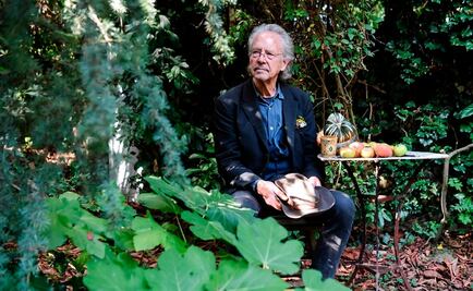 Peter Handke criticó el Nobel, hoy lo recibe