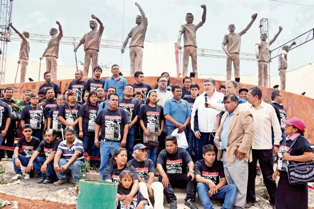 Representantes de la ONU-DH, CNDH y DDHPO realizaron un recorrido en Nochixtlán, Oaxaca, donde hace un año ocurrieron los hechos violentos. (EDWIN HERNÁNDEZ. EL UNIVERSAL)