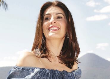 Cambian a Mayrín por Claudia Álvarez