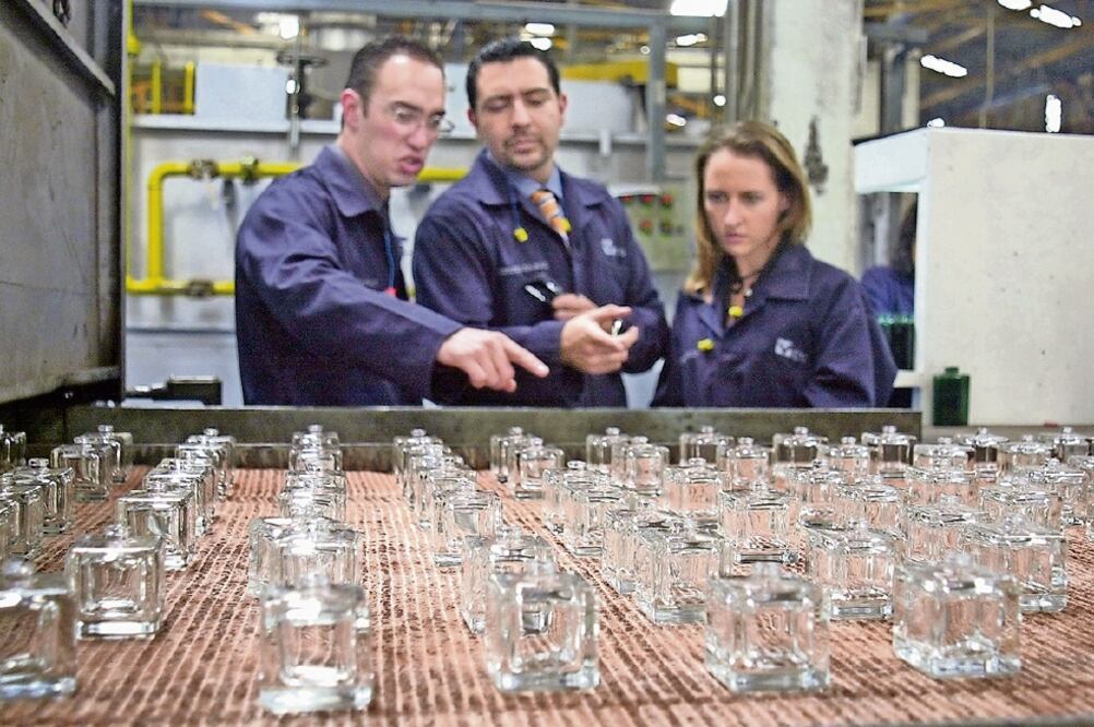 Vitro desinvirtió en envases para alimentos el año pasado y al adquirir PPG incursiona en el vidrio plano que usan los sectores construcción y automotriz (ARCHIVO EL UNIVERSAL)