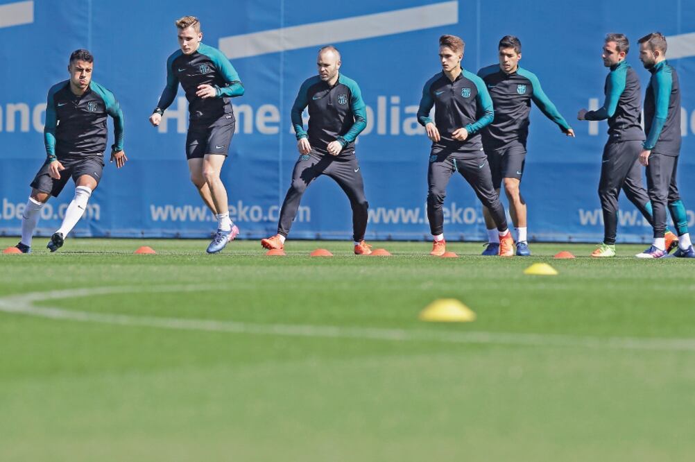 El conjunto blaugrana intentará prácticamente conseguir una hazaña ante su gente para regresar de un 0-4 adverso, algo que ningún equipo ha conseguido en la Copa de Campeones de Europa (MANU FERNÁNDEZ. AP)
