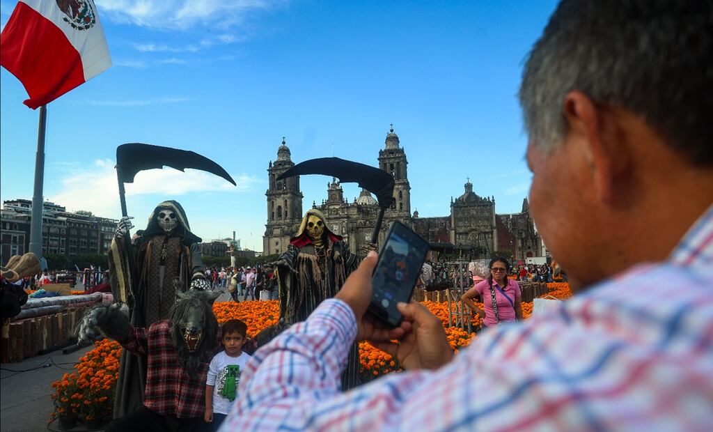 En esta ocasión la megaofrenda es una reinterpretación de lo prehispánico sobre el peregrinaje mítico de Aztlán para la construcción de Tenochtitlan. Foto: Luis Camacho/EL UNIVERSAL