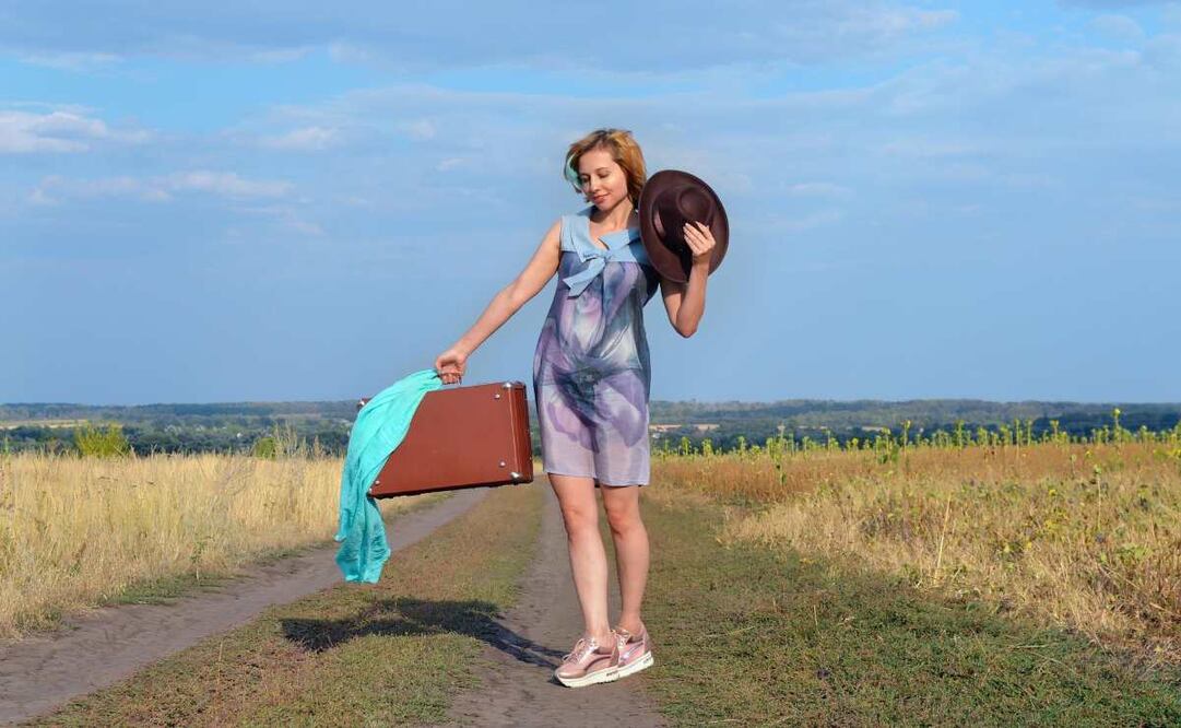 Viajar sin tantas maletas no solo es bueno para el bolsillo sino también para el medio ambiente. Imagen: Pixabay 