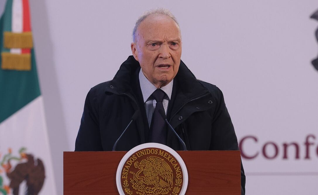 Alejandro Gertz Manero en la conferencia mañanera de Claudia Sheinbaum del 29 de octubre. Foto: Gabriel Pano|EL UNIVERSAL