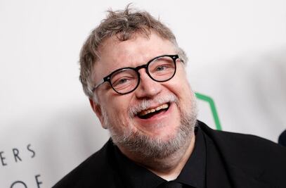 UNAM rinde tributo a Guillermo del Toro; pone su nombre a nueva especie de luciérnaga