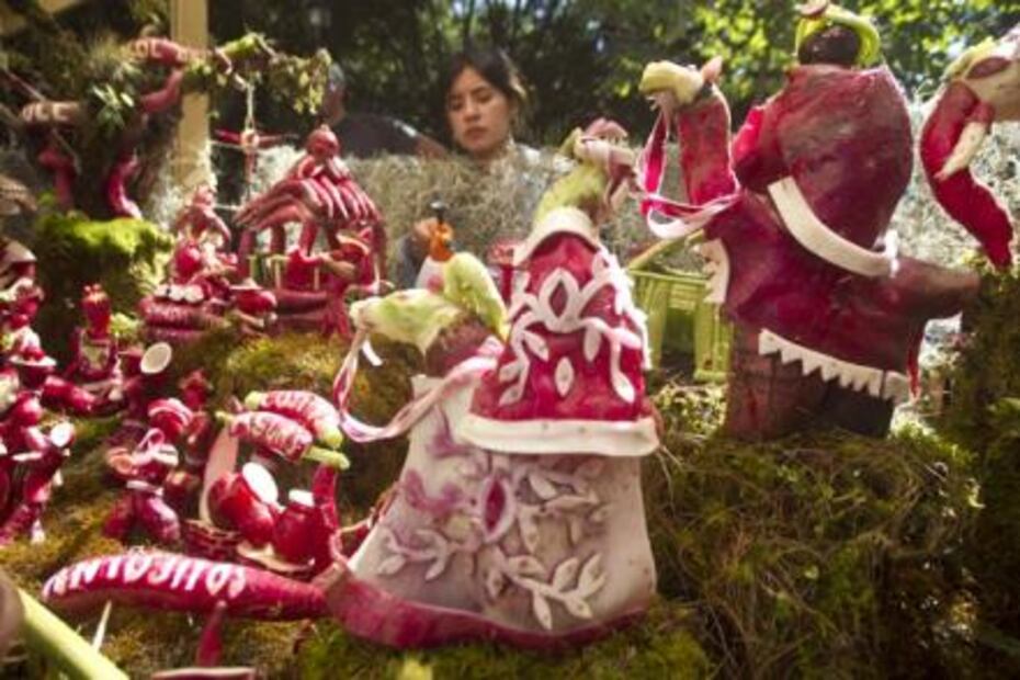 Celebran tradicional Noche de Rábanos en Oaxaca