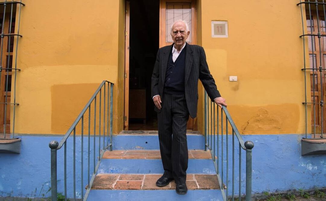 Narrador, ensayista, traductor, lingüista y diplomático, Sergio Pitol nació en Puebla el 18 de marzo de 1933.