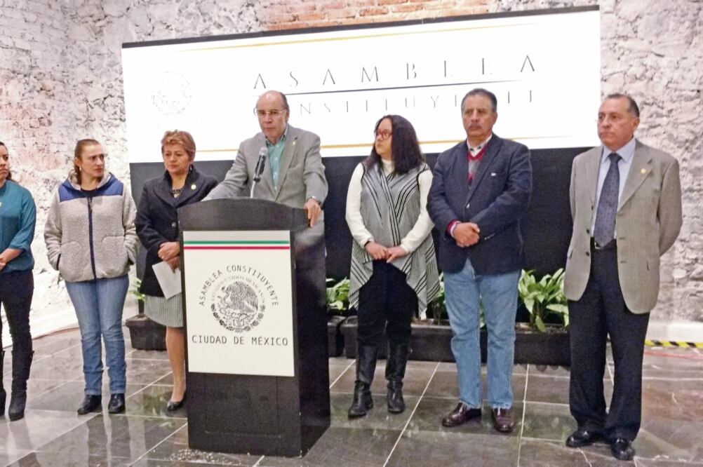 Un grupo de diputados de diversas bancadas en la Asamblea Constituyente propuso rescatar en la Constitución de la Ciudad de México el uso médico y terapéutico de la marihuana (GERARDO SUÁREZ. EL UNIVERSAL)