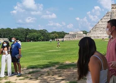 El INAH pide no dejarse engañar por vuelos de globos aerostáticos sobre la zona maya de Chichén Itzá