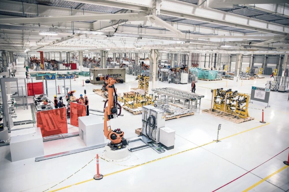 BMW Group inició este año las pruebas piloto en su planta de San Luis Potosí, que está a 96% de su construcción, mientras que la inauguración del complejo está prevista para el 6 de junio de 2019. (CORTESÍA)