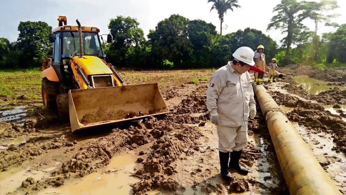 En el caso de los ductos, el estudio de Pemex advierte que hay riesgo para 52% de esas instalaciones por el cambio climático. Foto: Archivo El Universal