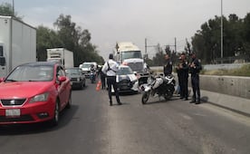 Muere motociclista tras ser impactado por pipa de Pemex en Iztapalapa; agentes del MP realizan investigaciones