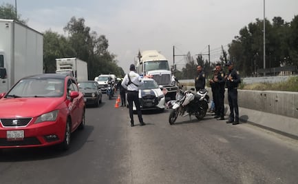 Muere motociclista tras ser impactado por pipa de Pemex en Iztapalapa; agentes del MP realizan investigaciones