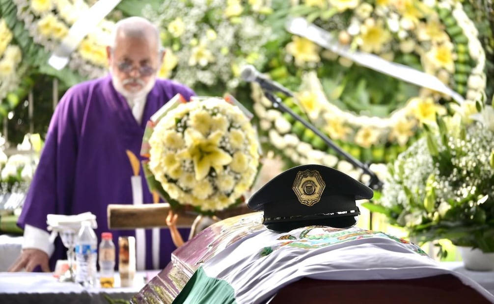 Realizan misa de cuerpo presente para despedir al policía Román Martínez (29/12/2025). Foto: Especial