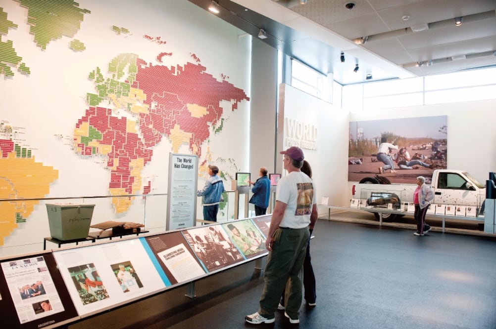 Reco nocimiento. La SIP destacó la labor del Newseum para crear conciencia sobre la importancia de la libertad de prensa y la tolerancia en la sociedad. (SAM KITTNER. EFE)