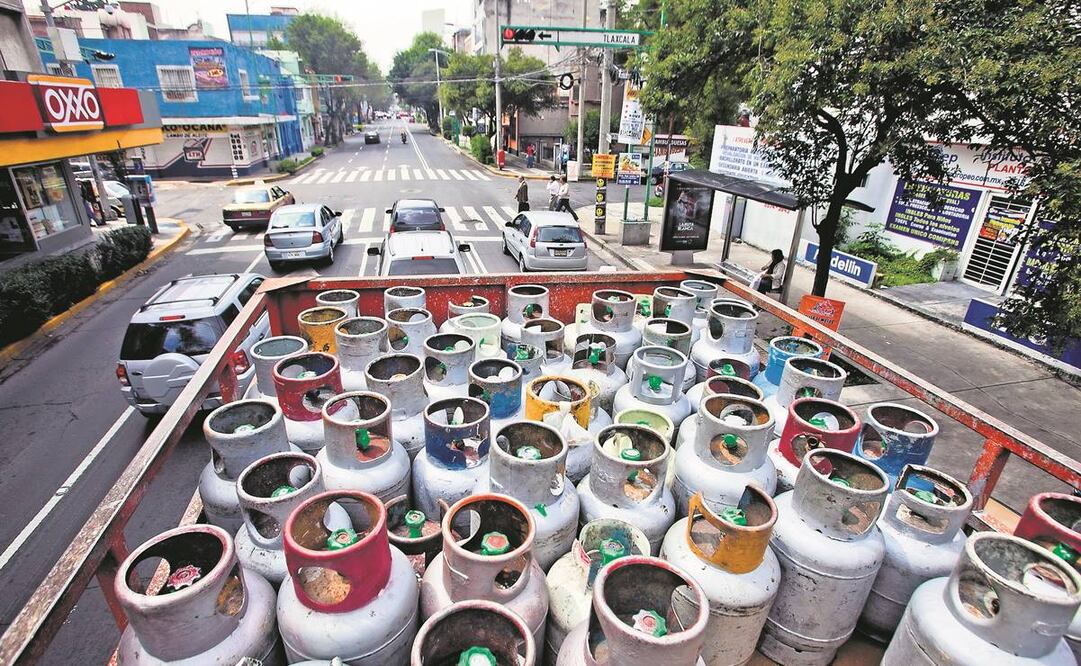 Consumidores recuerdan que hace dos años un tanque de 20 kilos les costaba 387 pesos, y hoy pagan casi 500 pesos. Foto: Archivo EL UNIVERSAL