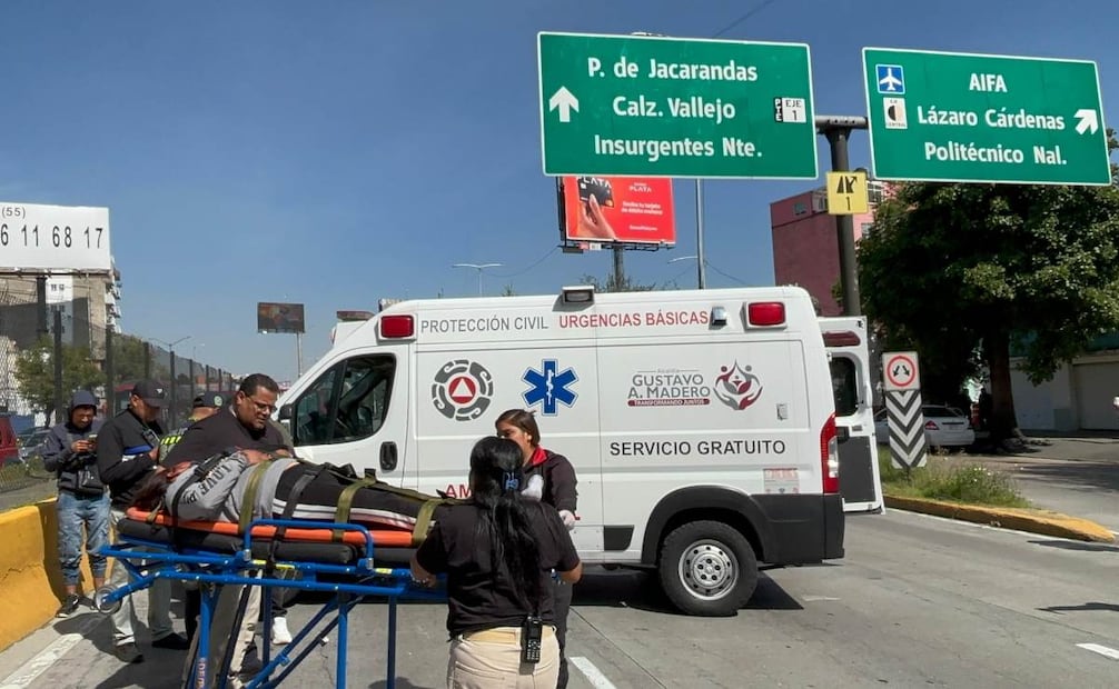 Manifestantes bloquean Circuito Interior para exigir justicia por secuestro; una mujer fue atropellada.
Foto: Especial.