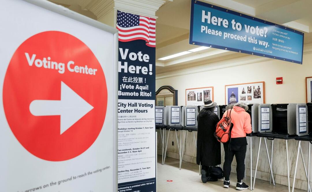 Así se viven las elecciones en Estados Unidos, con carteles, playeras y reuniones que reflejan la intensa participación ciudadana en esta jornada electoral. Foto: EFE