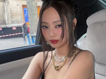 Representantes de Jennie, de BLACKPINK, se disculpan porque la cantante fumó en un espacio cerrado
