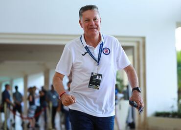 Ricardo Peláez se burla de Televisa