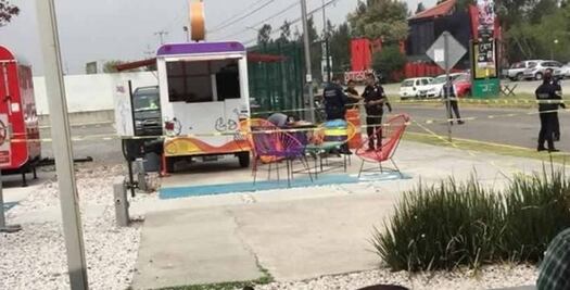Matan a vendedor afuera de la Ibero; suspenden clases en Puebla