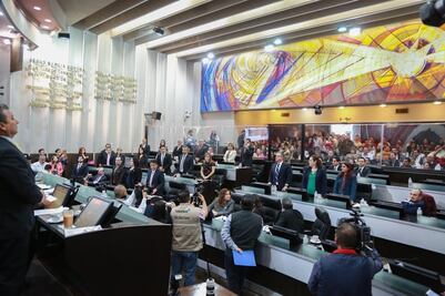 Tras derrota, regresan 17 diputados a su curul en Sonora